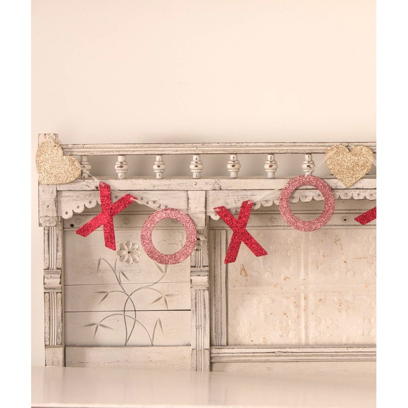 XOXO Valentine Garland